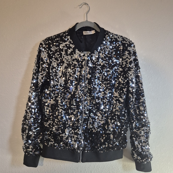 Anna-Kaci Jackets & Blazers - Dazzling Sequin Bomber Jacket in Black and Silver